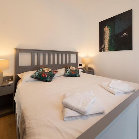 Seaside Elegance Suites Komiza Bagian luar foto