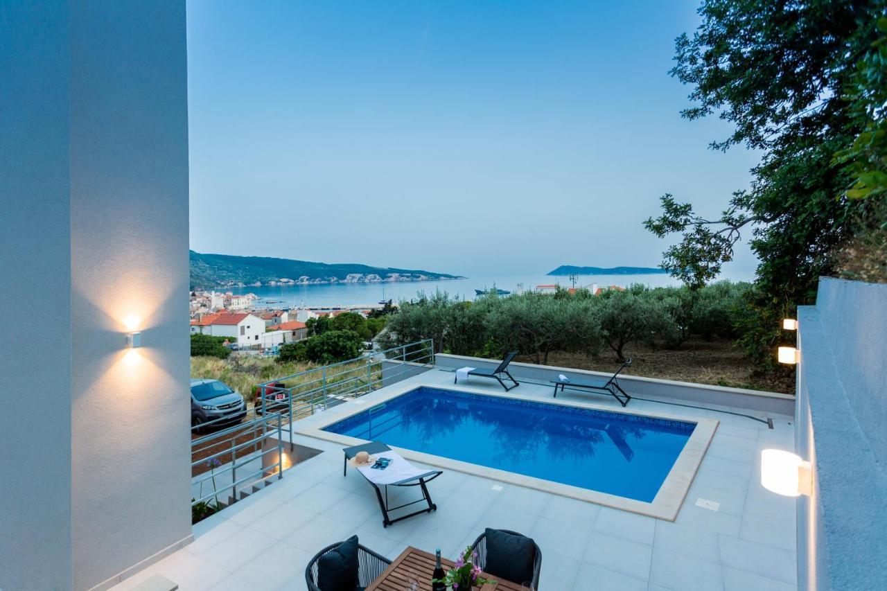 Seaside Elegance Suites Komiza Bagian luar foto